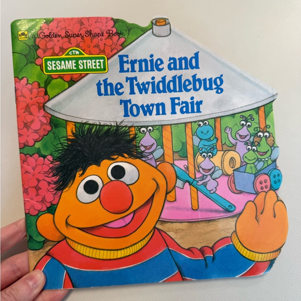 Sesame Street Ernie and the Twiddlebug Town Fair Book
